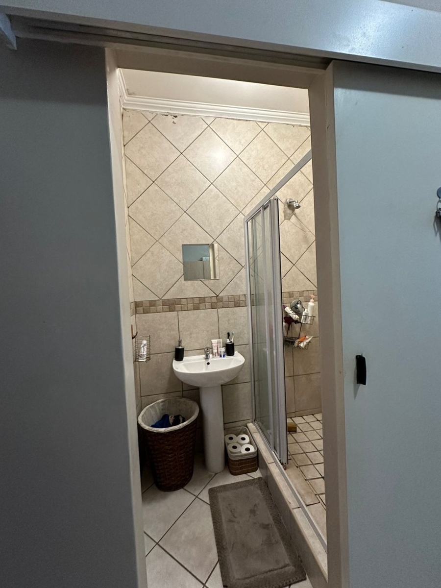 1 Bedroom Property for Sale in Vredenhof Sh Free State